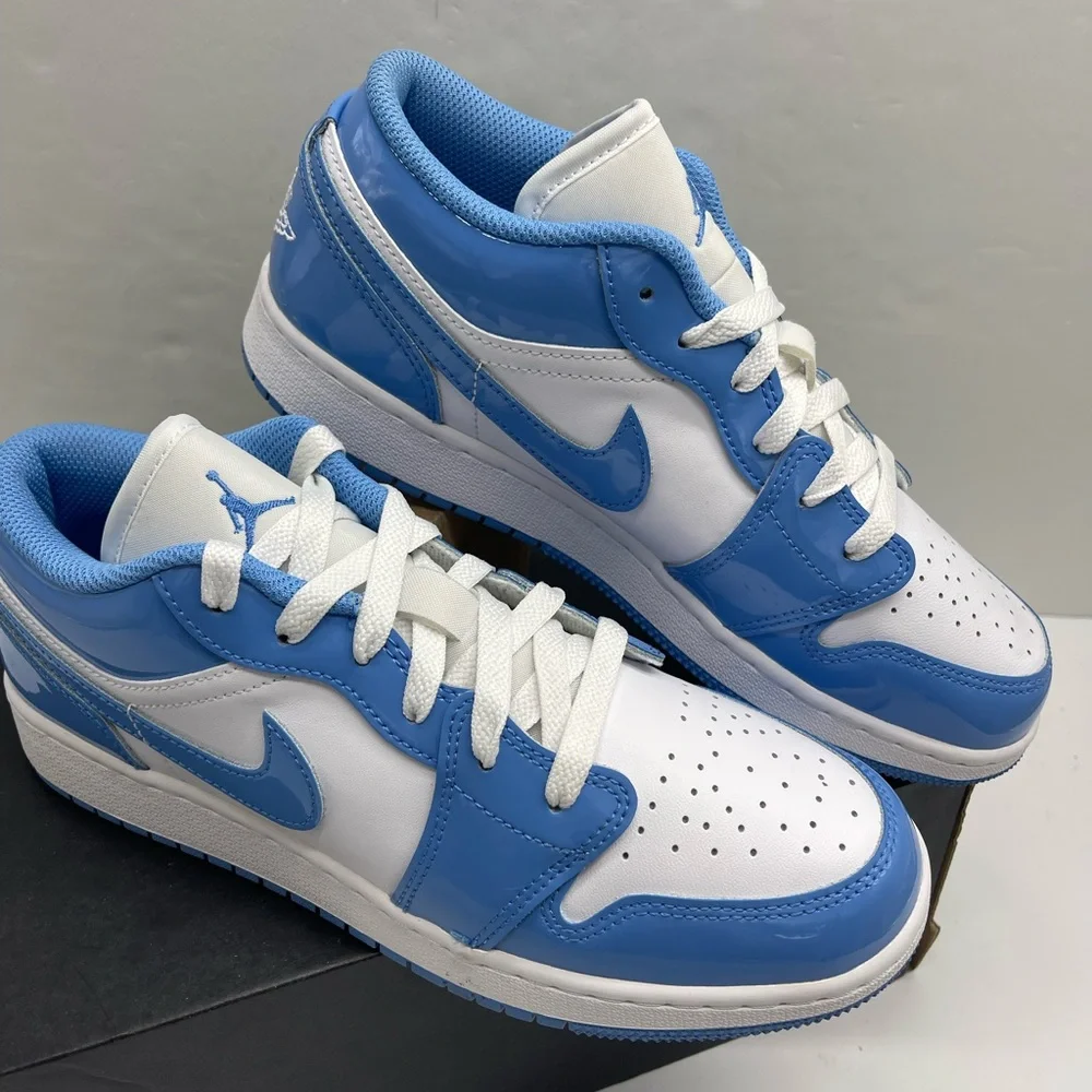 Jordan WMNS AIR JORDAN 1 LOW SE 
WHITE/LEGEND BLUE FZ3929 114
 Sneakers - Picture 11 of 16